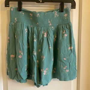 American eagle xs shorts with pockets. Like new.